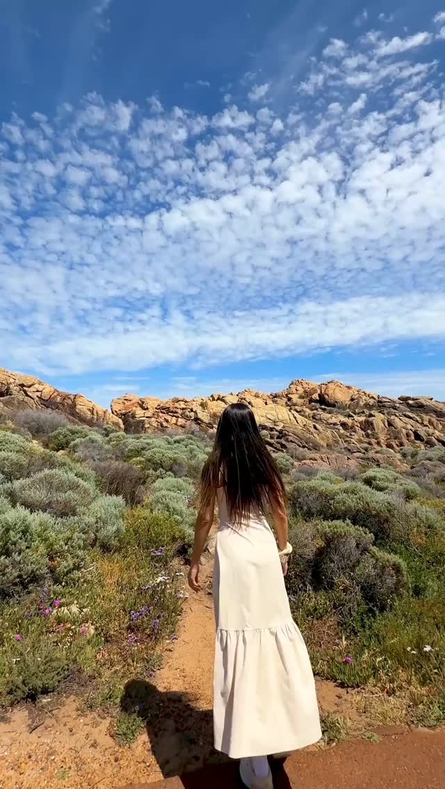 🌊 Hay lugares que se visitan.
Y hay otros que se viven.
Canal Rocks y Smiths Beach, en Yallingup (Western Australia 🇦🇺), son el tipo de lugares que puedes descubrir durante tus días libres mientras haces una Working Holiday.
Porque esta experiencia no solo consiste en trabajar, sino también en conocer paisajes increíbles, recorrer Australia y crear recuerdos que te acompañarán para siempre.
¿Te imaginas pasar un fin de semana aquí?
👇 Cuéntanos en los comentarios.
Más información sobre Working Holiday Australia en workingholiday.cl
******
* Canal Rocks, Yallingup - Credits: Tourism Australia
* Smiths Beach, Yallingup - Credits: Tourism Australia
* Smiths Beach, Yallingup - Credits: Tourism Australia
* Smiths Beach, Yallingup - Credits: Tourism Australia
* Smiths Beach, Yallingup - Credits: Tourism Australia